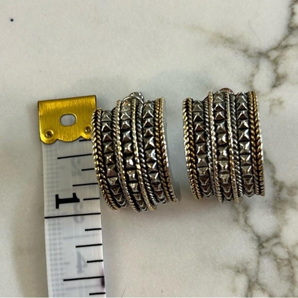 Braided cable huggie small hoop earrings - Picture 3 of 4